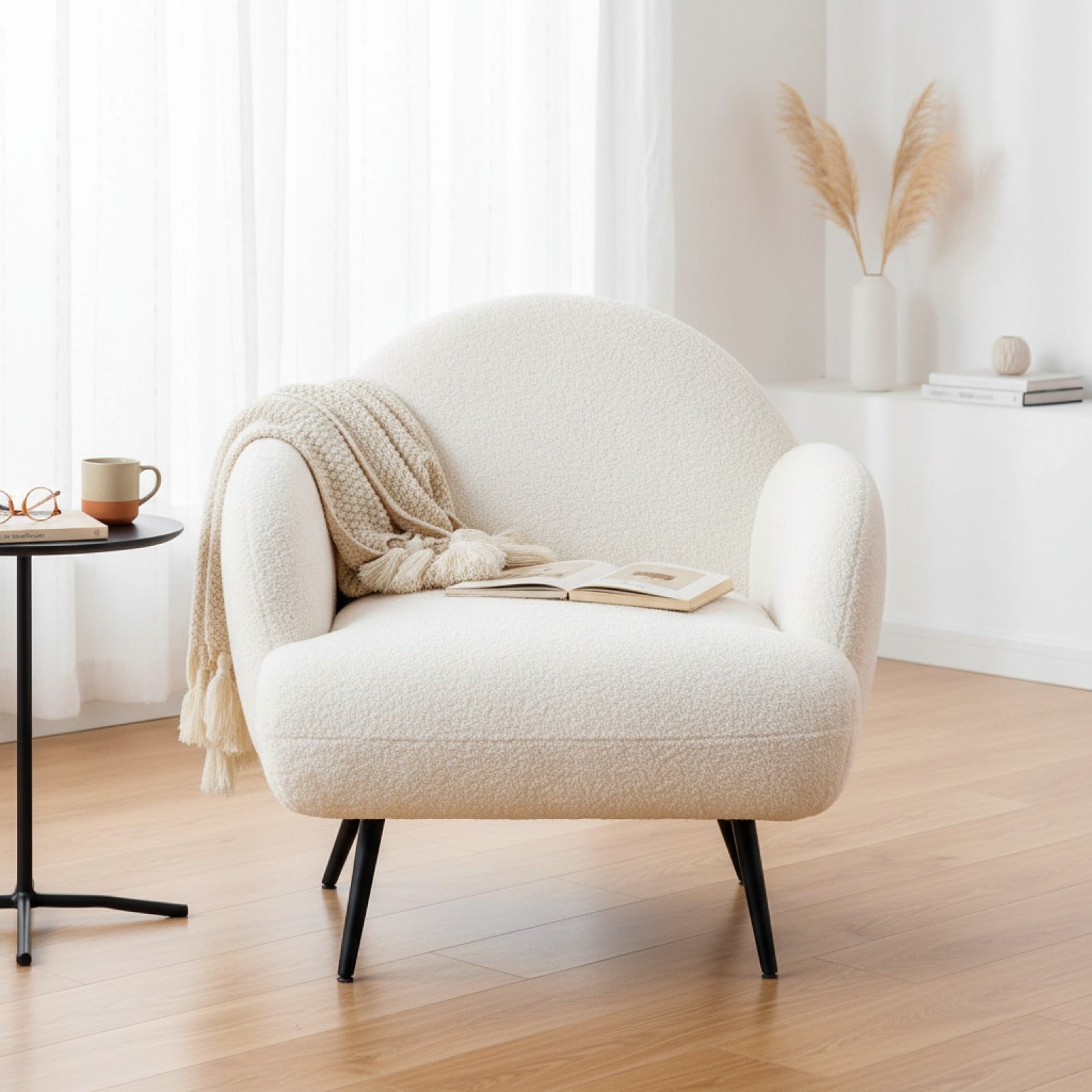 Fauteuil Blanc Moderne en Tissu Teddy avec Pieds Métal Noir - Confort et Style pour Salon