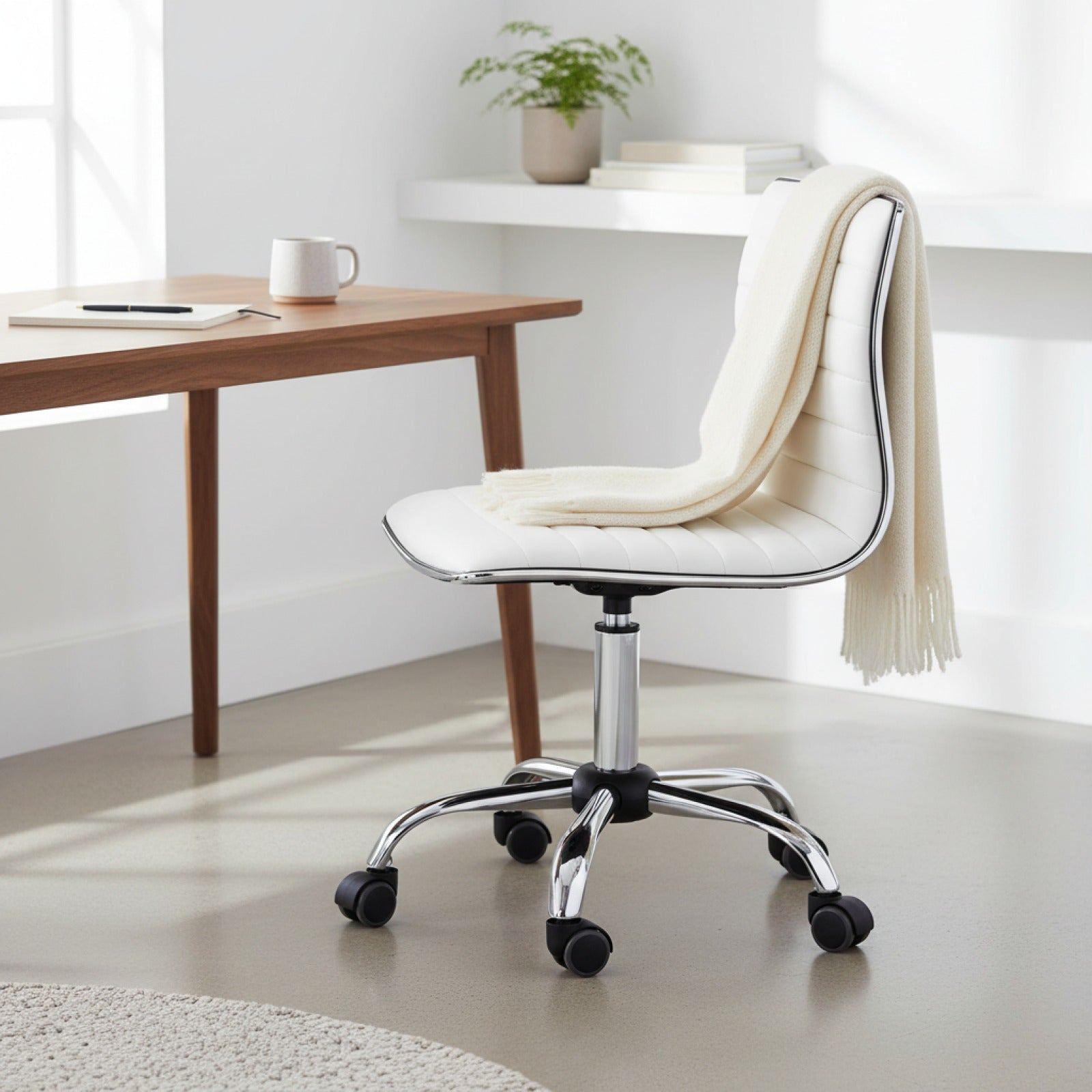 Fauteuil de Bureau Ergonomique HOMCOM Blanc - Hauteur Réglable, Pivotant 360°