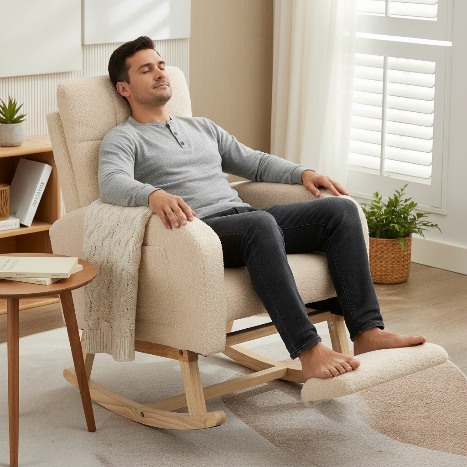 Fauteuil à bascule HOUSE SPOLE en Velours Teddy avec support de jambe caché et accoudoirs - Beige